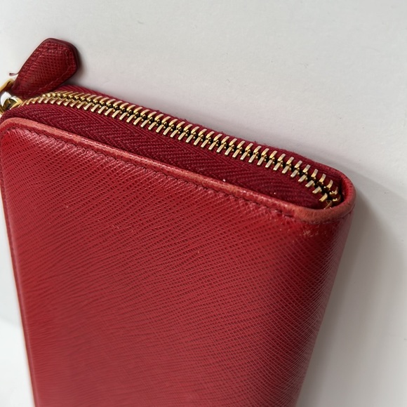 Prada Wallet - Picture 4 of 11